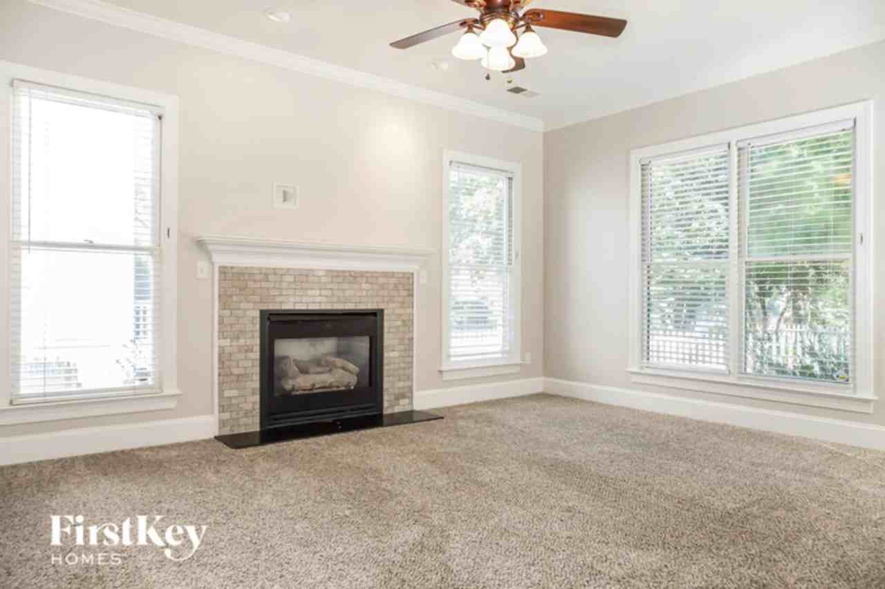 2818 Saintfield Pl - Photo 2 of 15