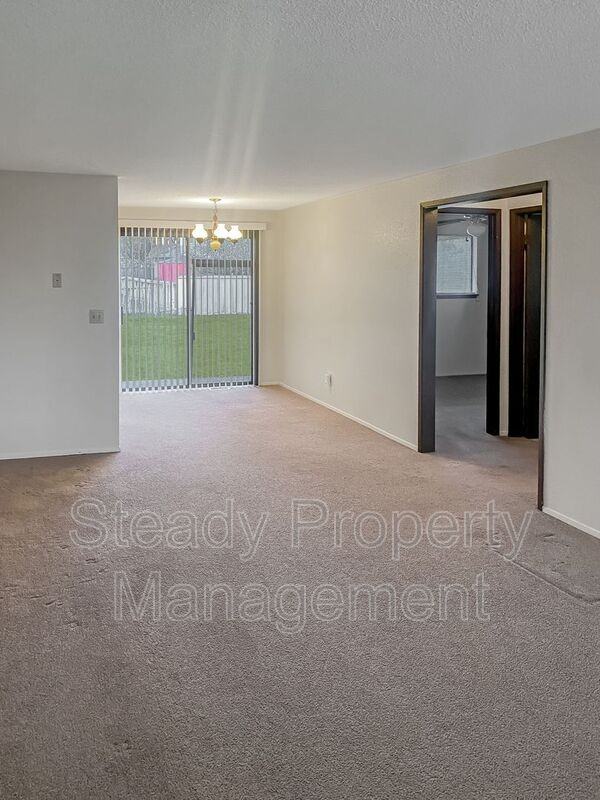 388 Pearl St - Photo 3 of 29