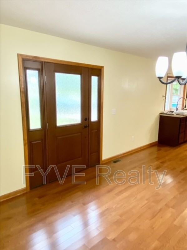 8383 Morse Rd - Photo 3 of 50