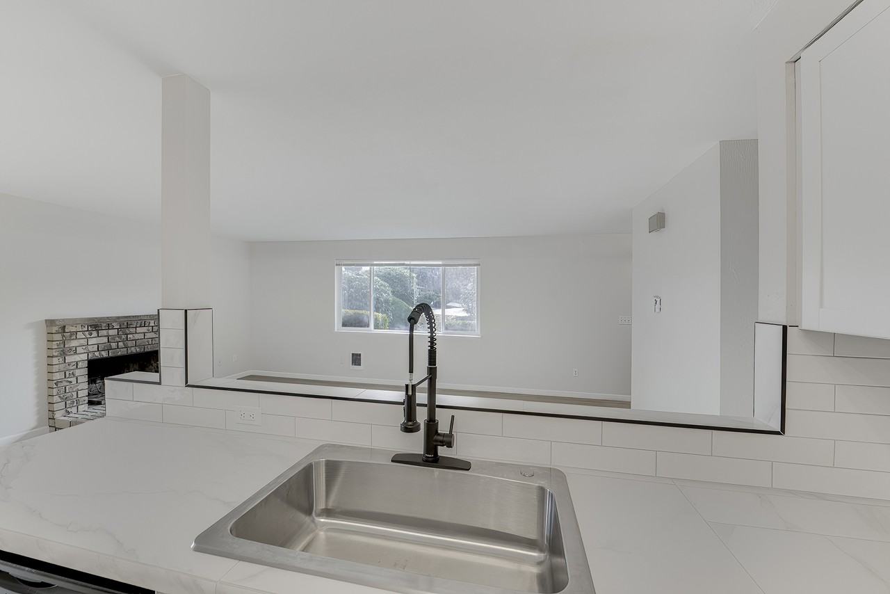 805 Soroya Dr Sw #A - Photo 3 of 19