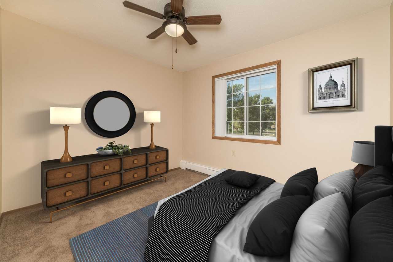 Beadle Plaza Apartments - Photo 5 of 25