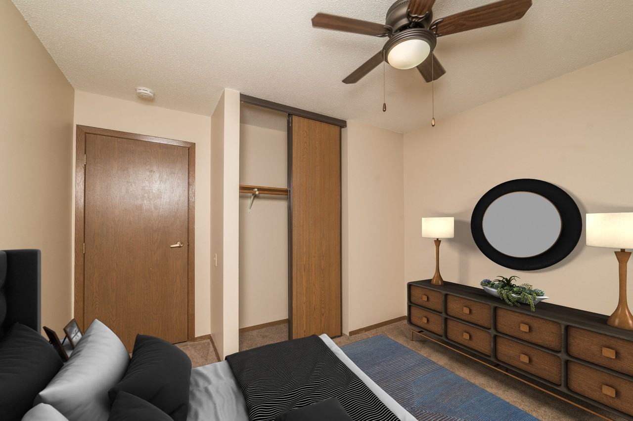 Beadle Plaza Apartments - Photo 4 of 25