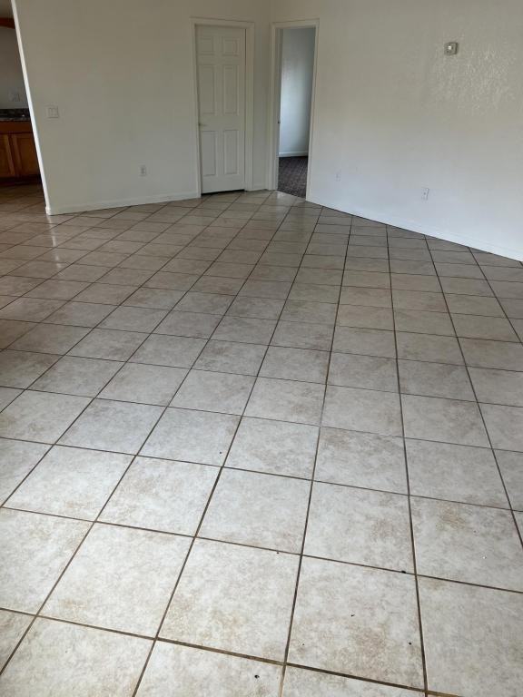 116 W Apache  Unit #1 - Photo 6 of 8