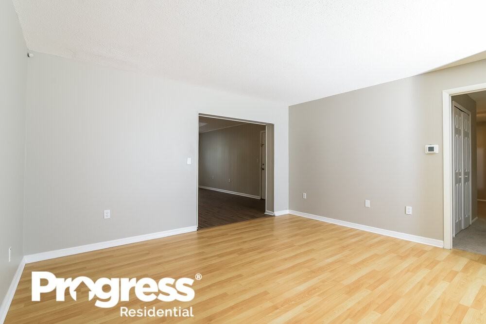 4750 Kempston Dr - Photo 3 of 21