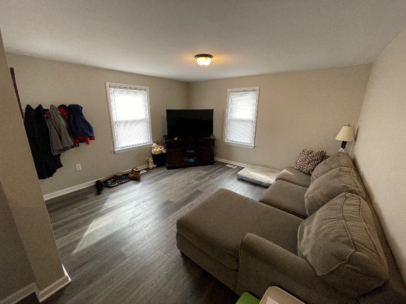 1125 Snyder Ave - Photo 2 of 15