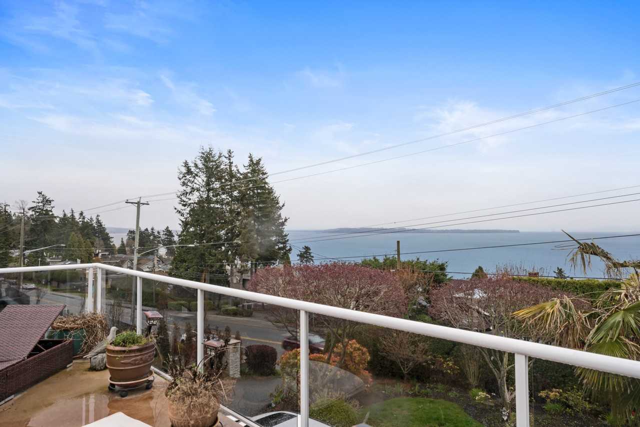 13155 Marine Drive - Photo 5 of 35