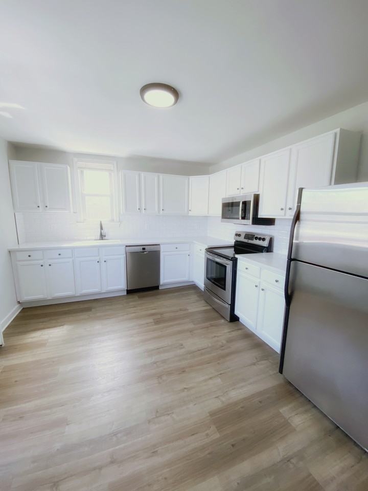 18 Webster Ave #C - Photo 2 of 19