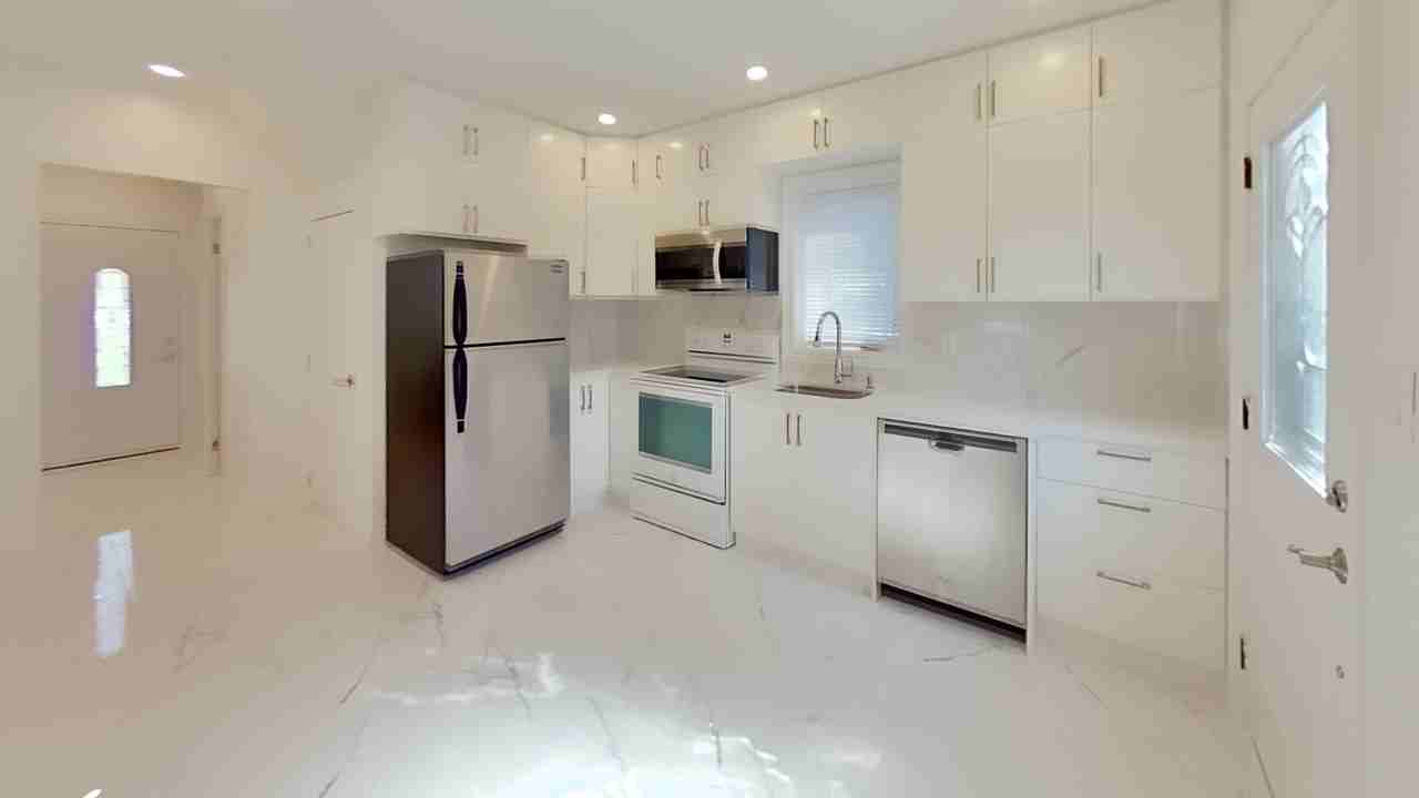 4508 Ryerson Crescent #Main - Photo 2 of 22