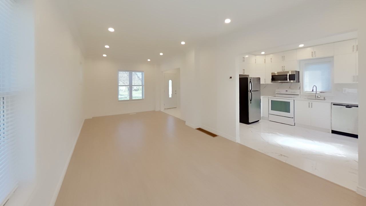 4508 Ryerson Crescent #Main - Photo 3 of 22