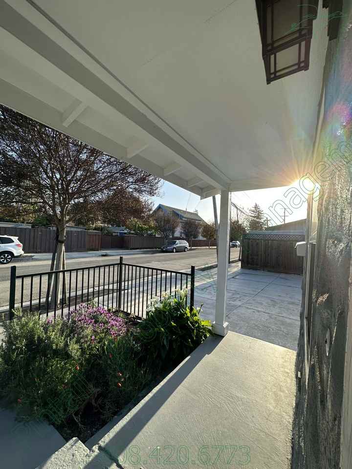 403 Brown Street - Photo 3 of 25