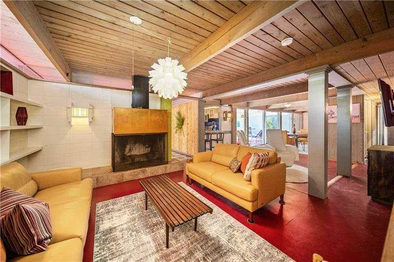 234 Pine Ave - Photo 3 of 8