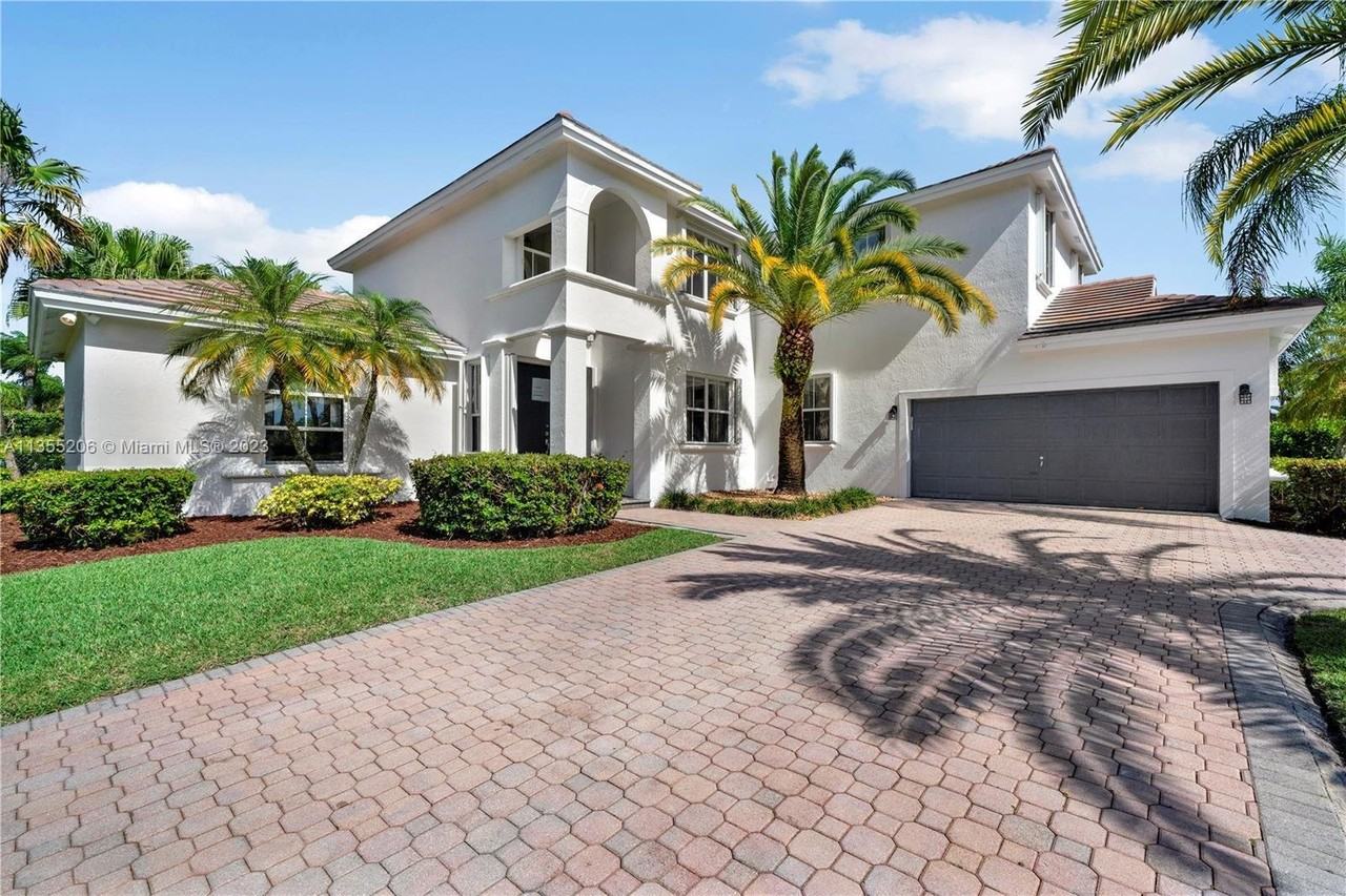 16449 Sw 84th Pl - Photo 2 of 8