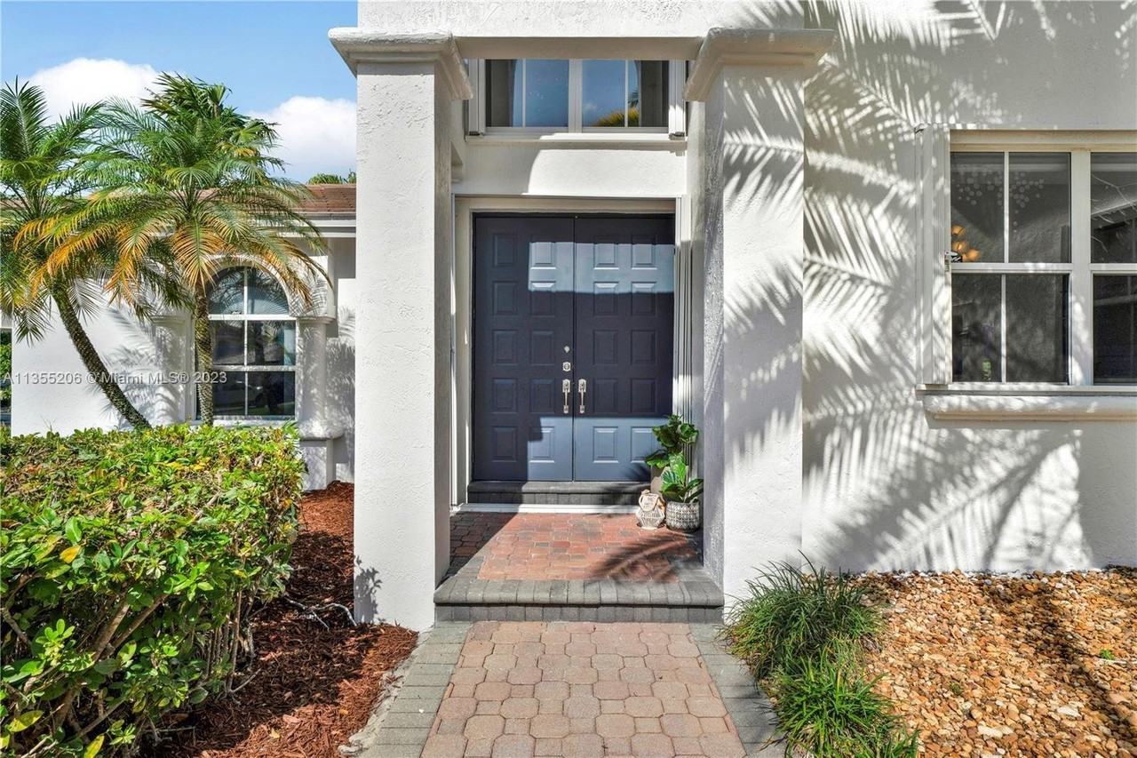 16449 Sw 84th Pl - Photo 3 of 8