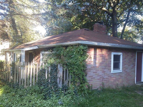 8 Willard Ct - Photo 2 of 4