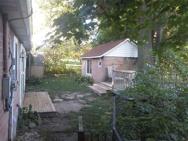 8 Willard Ct - Photo 3 of 4