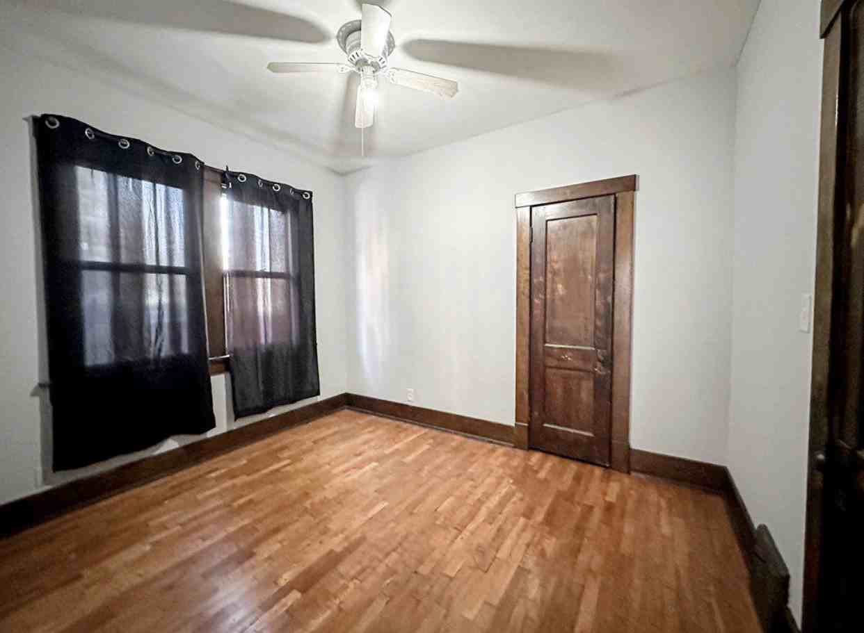 438 S 8th St #1 - Photo 4 of 11