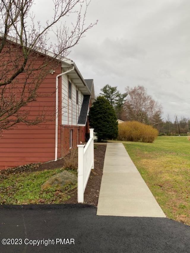 1121 Pohopoco Dr - Photo 2 of 15