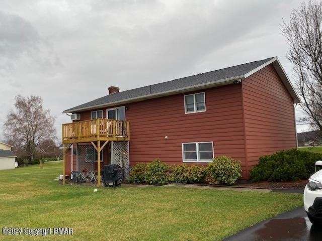 1121 Pohopoco Dr - Photo 3 of 15