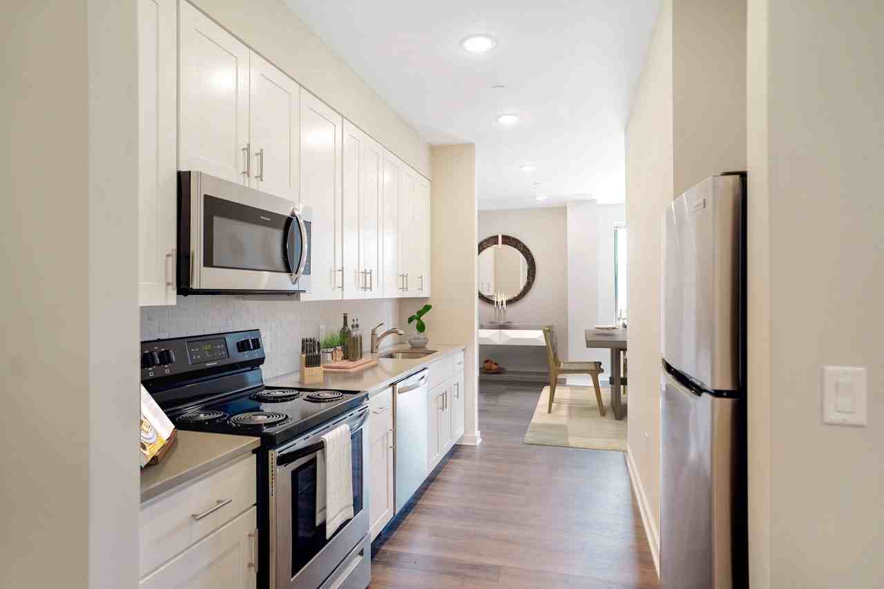 10 Prince - Photo 2 of 62