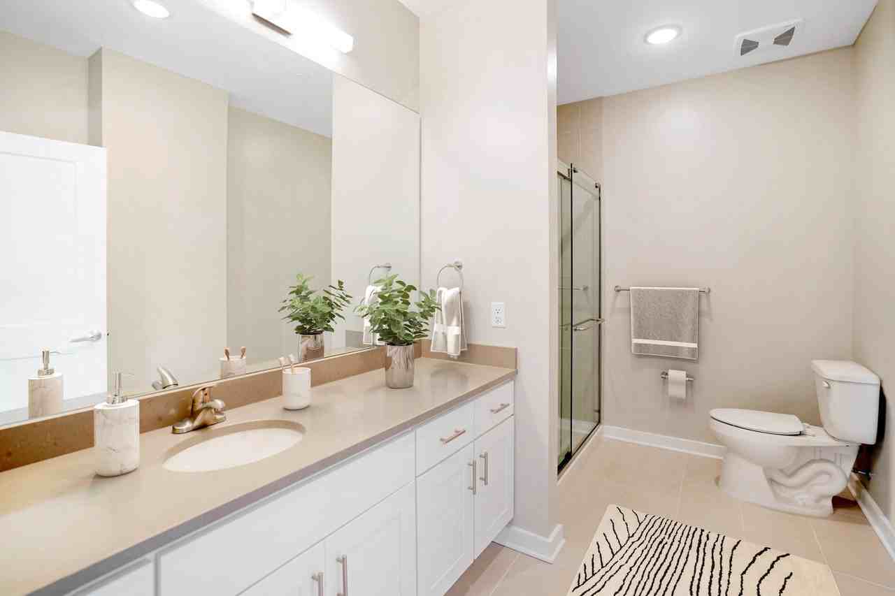 10 Prince - Photo 7 of 62