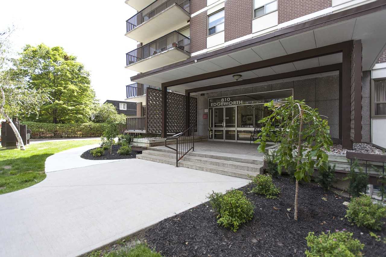 Edgeworth Apartments in Whitehaven, Ottawa, ON K2B 5L5 Zumper
