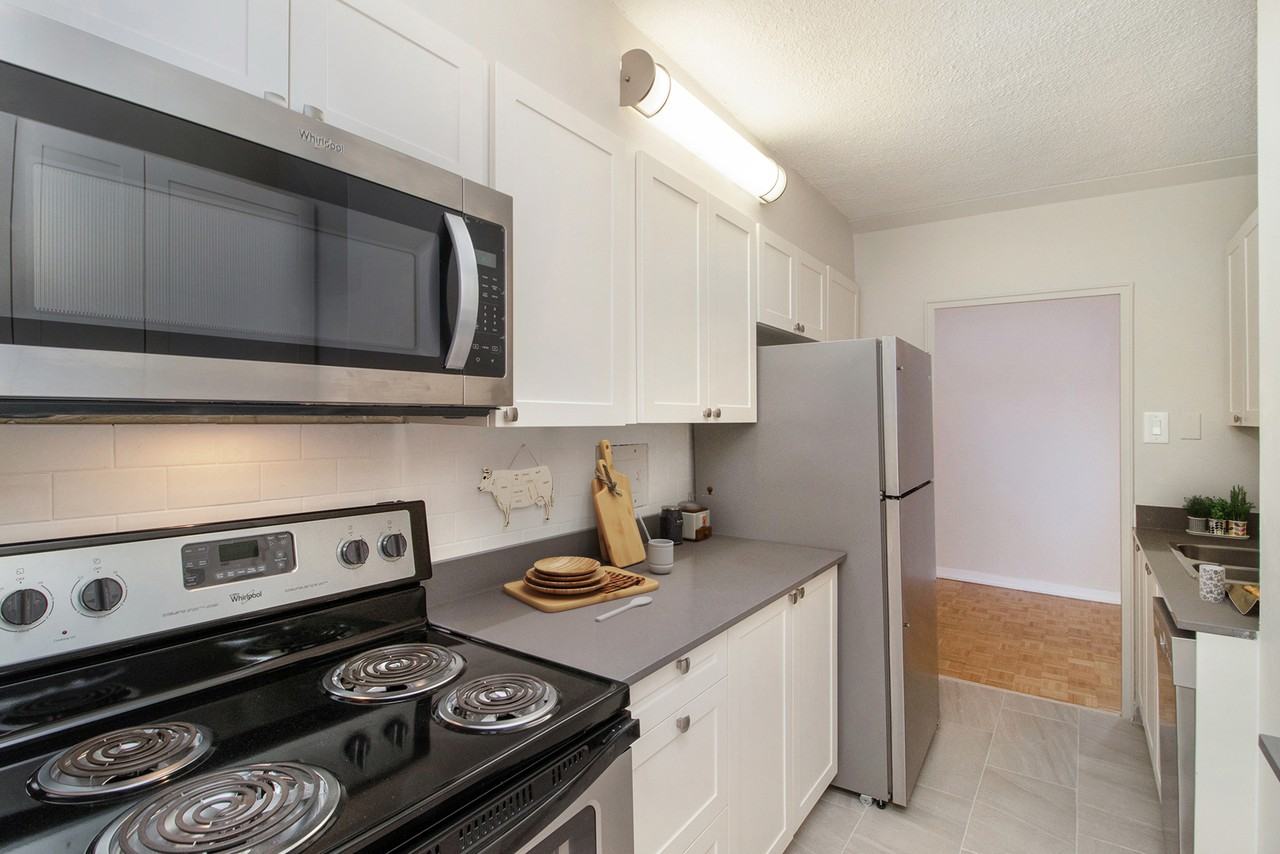 Edgeworth Apartments in Whitehaven, Ottawa, ON K2B 5L5 Zumper