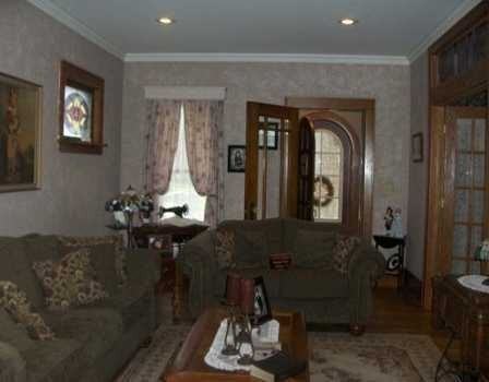 427 W Jefferson St - Photo 2 of 6