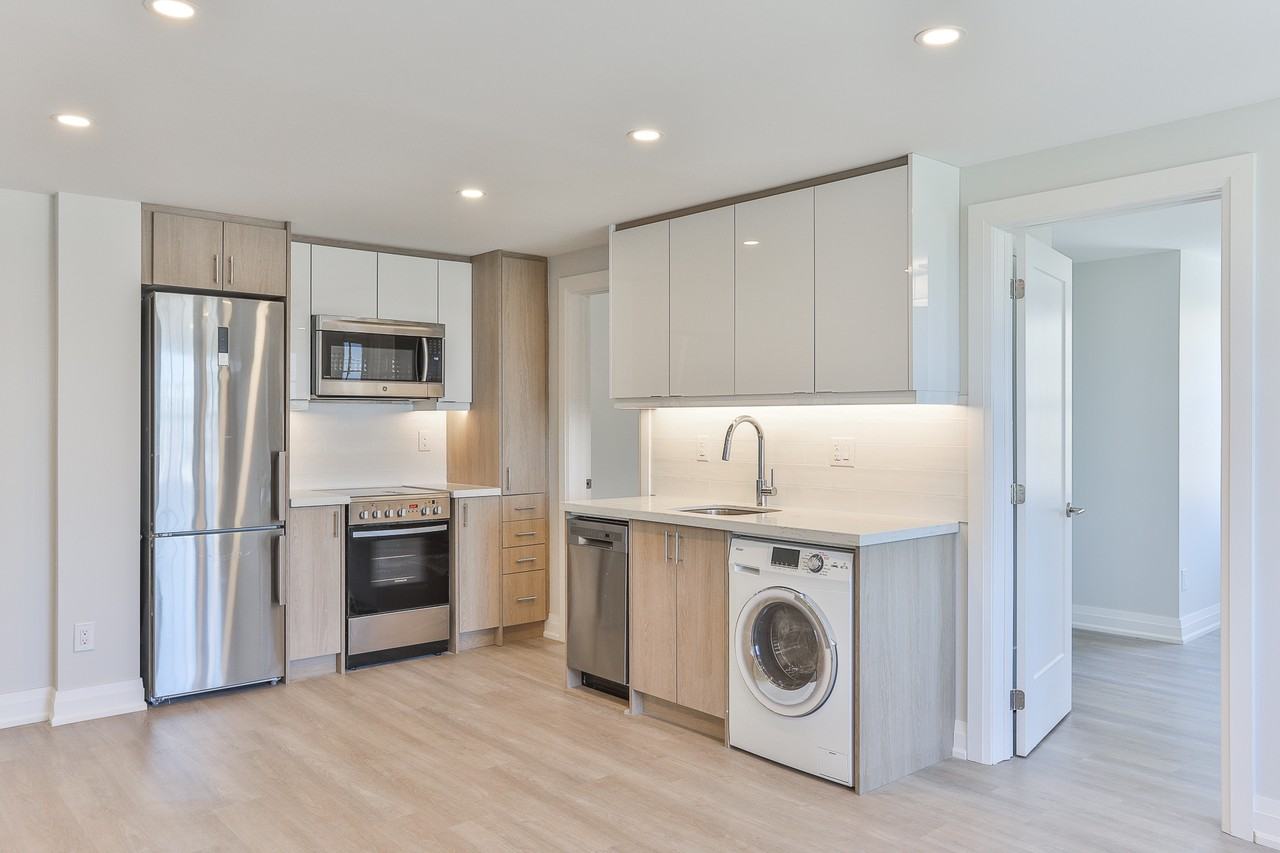 701 Eglinton Avenue West - Photo 3 of 50