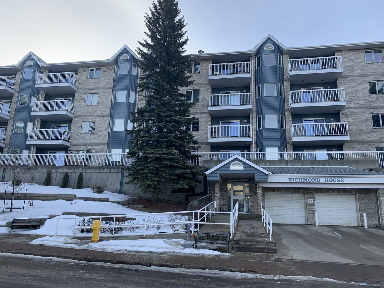 52 St Michael St, St. Albert, AB T8N 1C9 2 Bedroom Apartment for 1,624