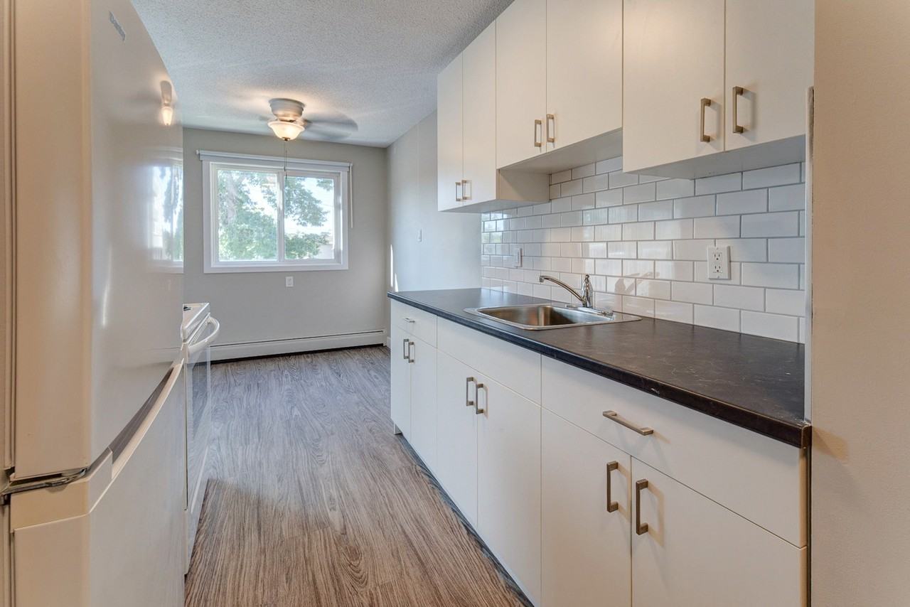 Diane Manor Apartments 11035 124 St Nw, Edmonton, AB T5M 0J5 Zumper