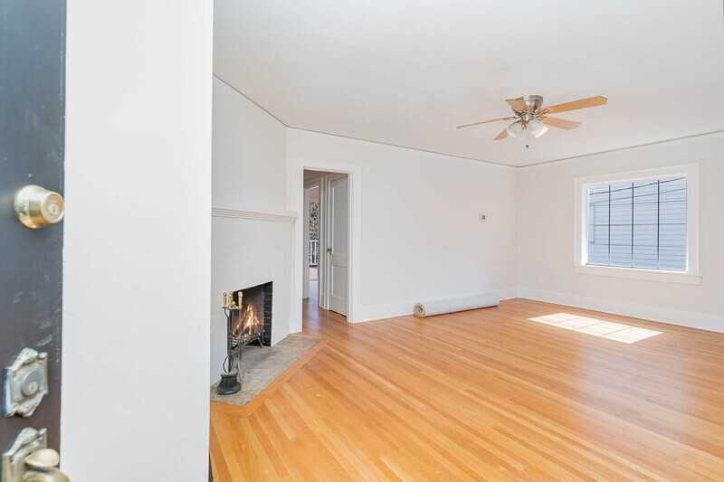 4814 36th Ave Ne - Photo 3 of 22