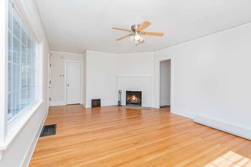 4814 36th Ave Ne - Photo 4 of 22