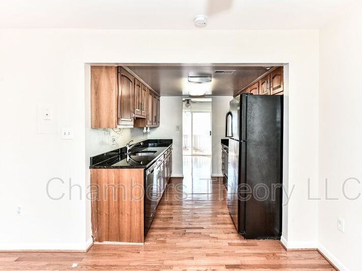 8088 Edinburgh Dr - Photo 5 of 41