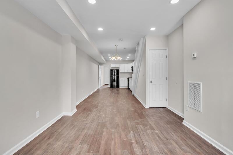 1126 Sargeant St - Photo 3 of 36