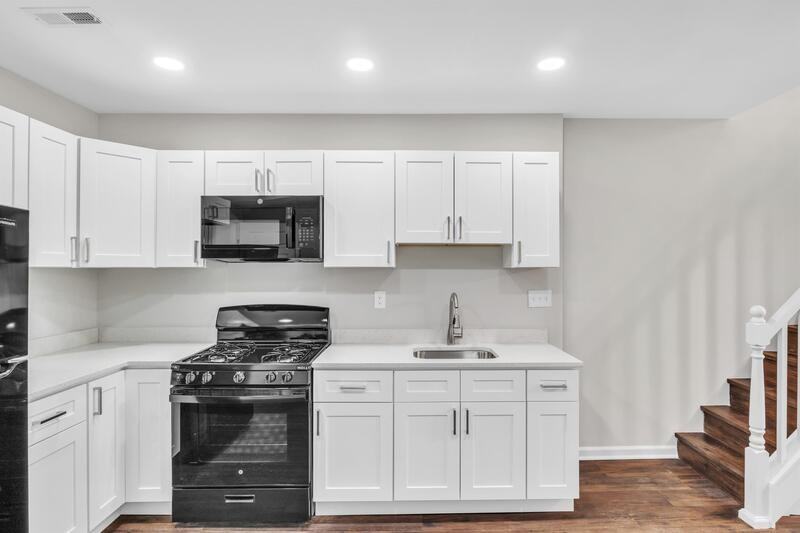 1126 Sargeant St - Photo 7 of 36