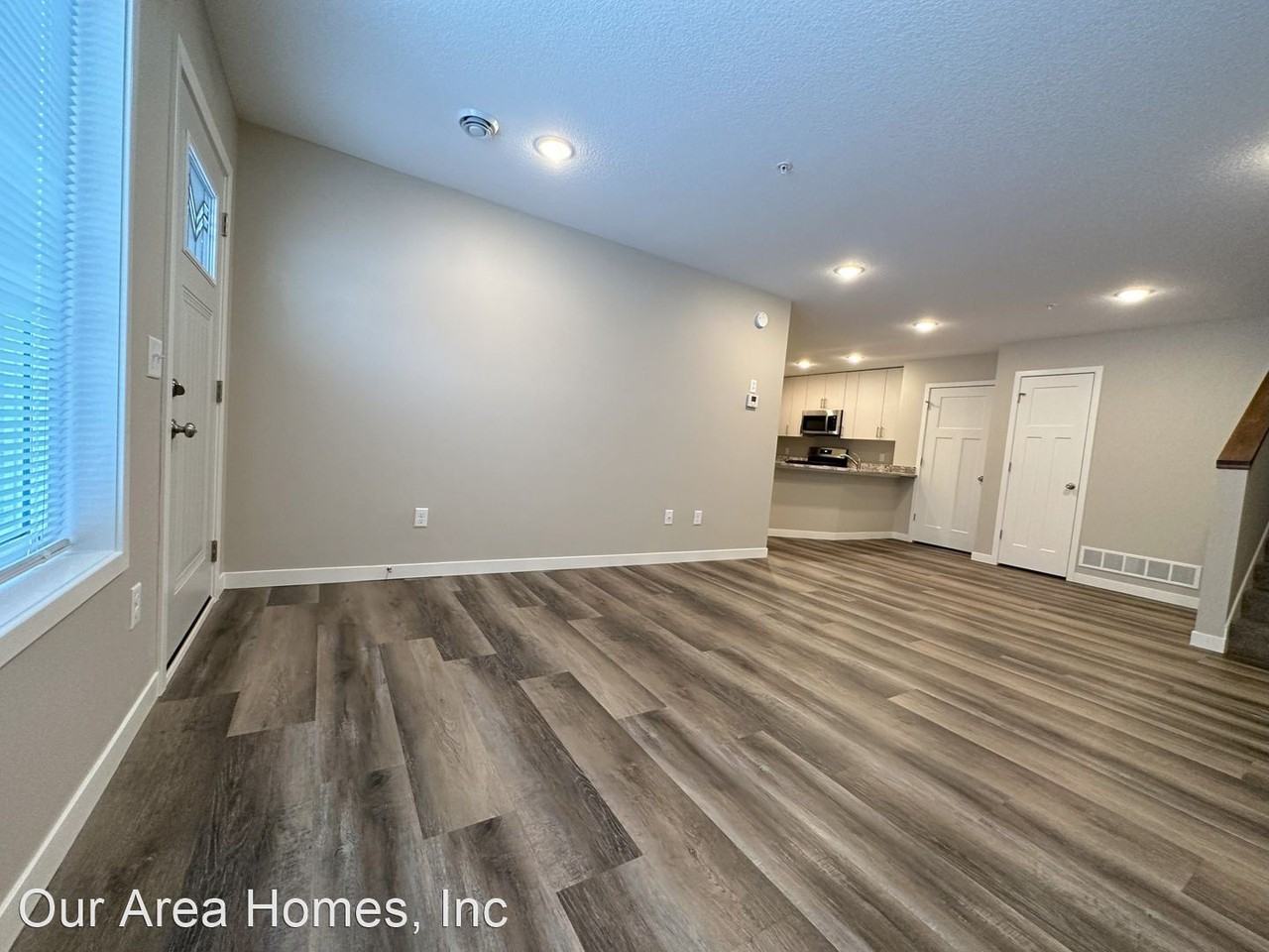 6106 Manchester Ave Ne - Photo 2 of 10