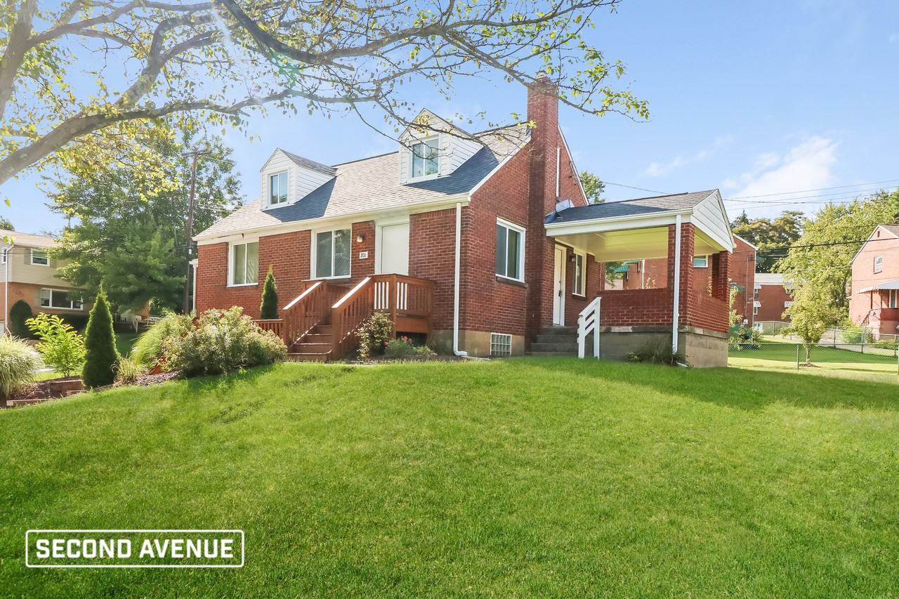 701 Crestview Dr - Photo 2 of 20