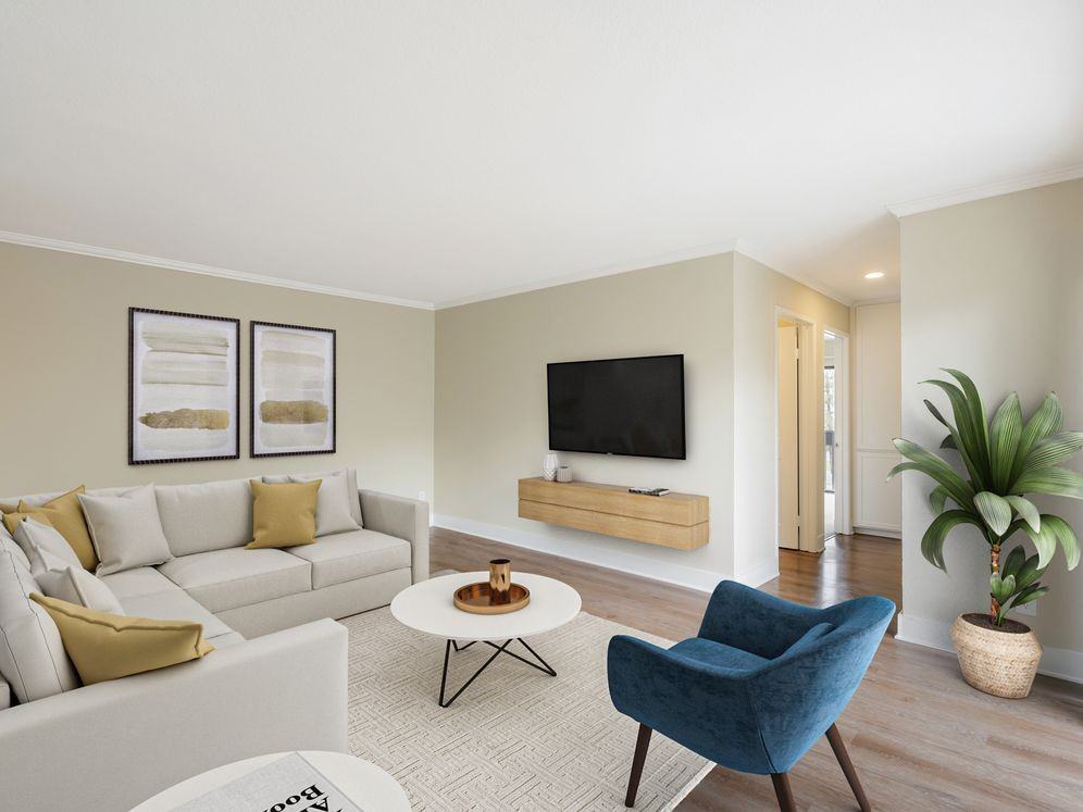 eaves Lake Forest - Photo 3 of 29