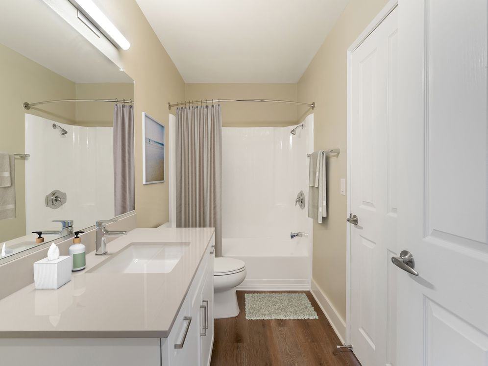 eaves Lake Forest - Photo 5 of 29