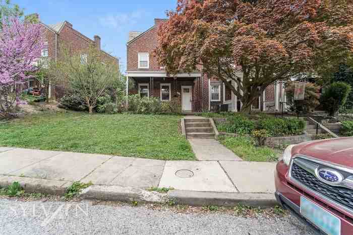 605 Highwood Dr - Photo 3 of 18