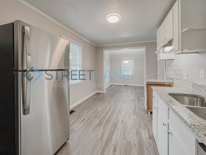 4378 Saxon Dr - Photo 3 of 20