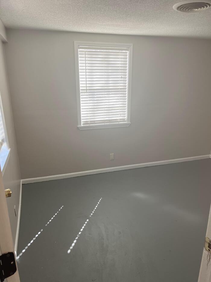 1785 W Holmes Rd - Photo 2 of 13