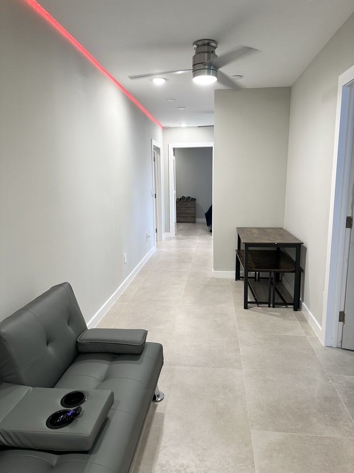984 Sw 4th St #1 - Photo 2 of 13
