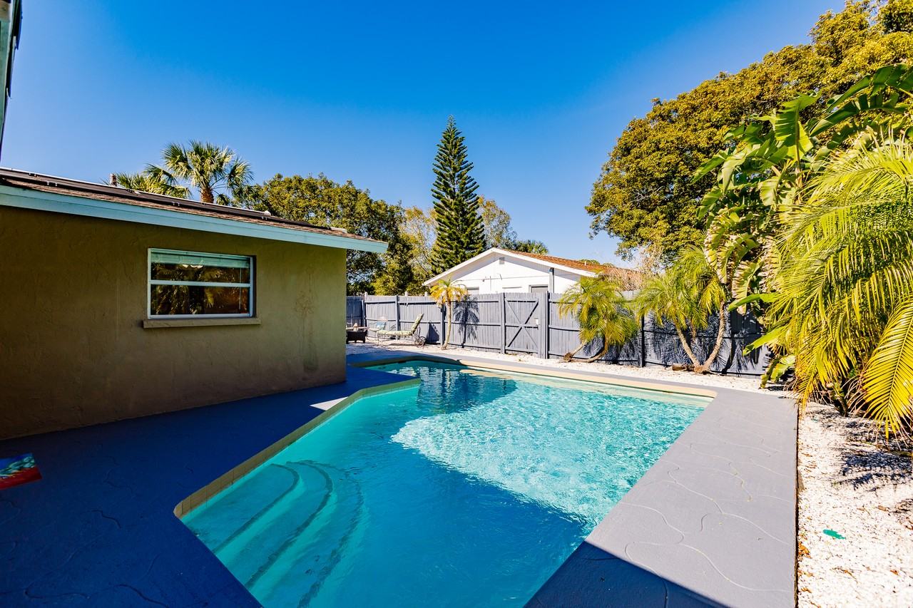 6515 Colonial Dr #NA - Photo 2 of 31