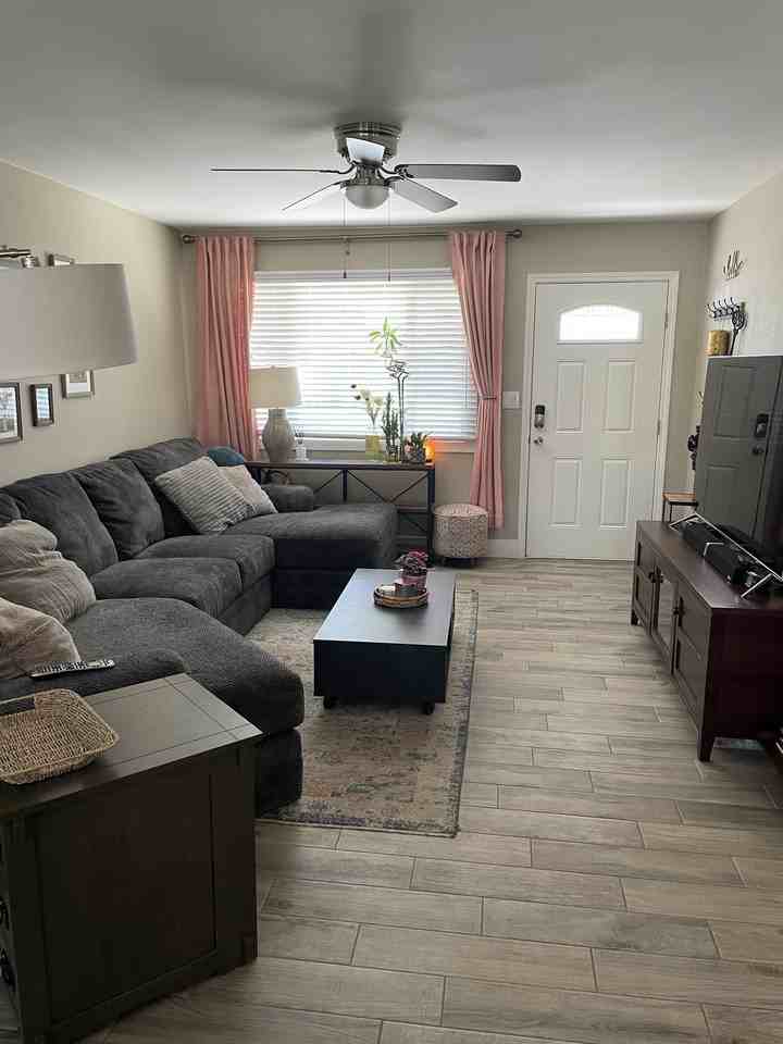 1726 N Daffodil St #NA - Photo 2 of 8