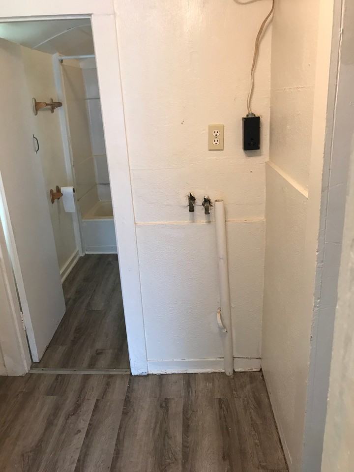 201 S Main St #1 - Photo 5 of 11