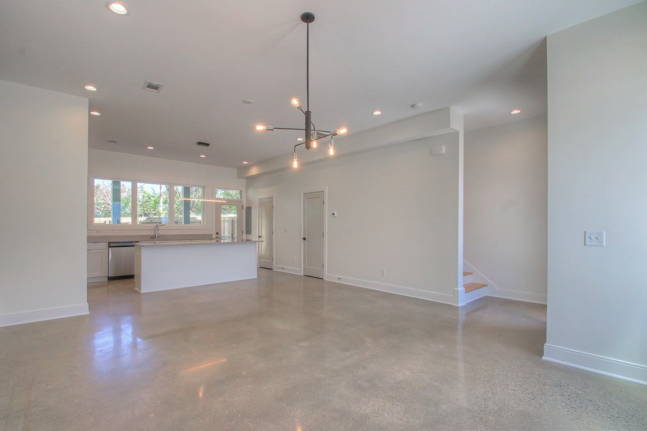 1540 Yarra St #1 - Photo 3 of 50