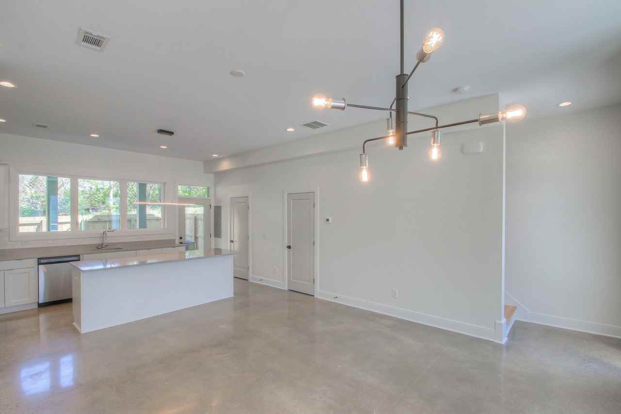 1540 Yarra St #1 - Photo 6 of 50