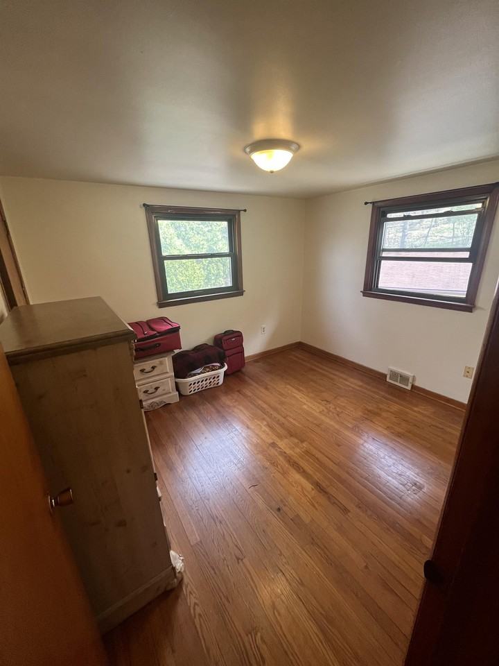 1221 2nd St Nw #4 - Photo 6 of 13