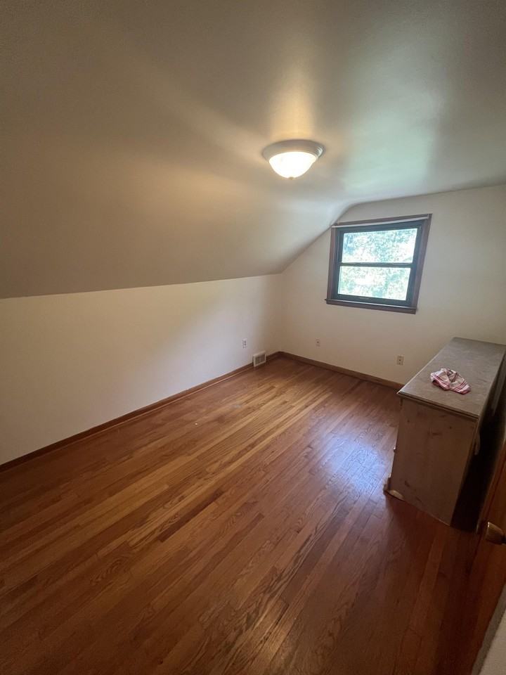 1221 2nd St Nw #4 - Photo 7 of 13